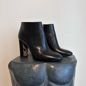 Burberry black calfskin booties size 9